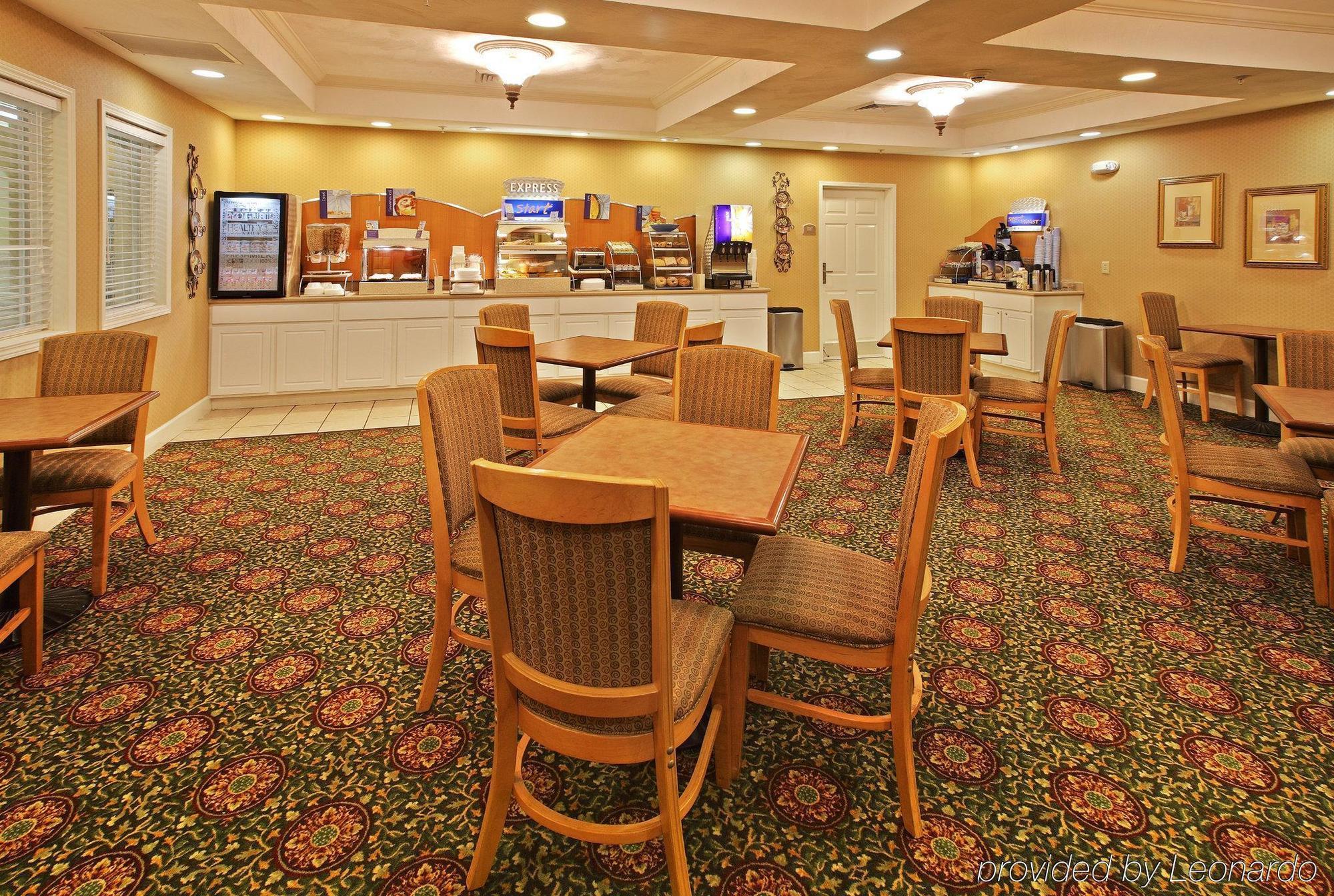 Holiday Inn Express & Suites Magnolia-Lake Columbia Restaurang bild